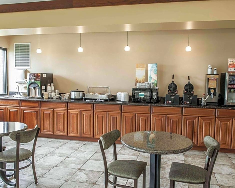 Quality Inn & Suites Greenfield I-70