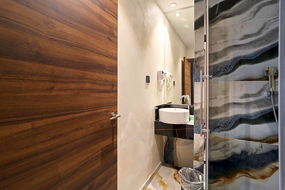 Menoir Dorsett Madrid Usera