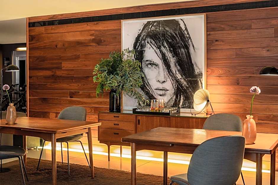 Alexandra Barcelona Hotel, Curio Collection by Hilton