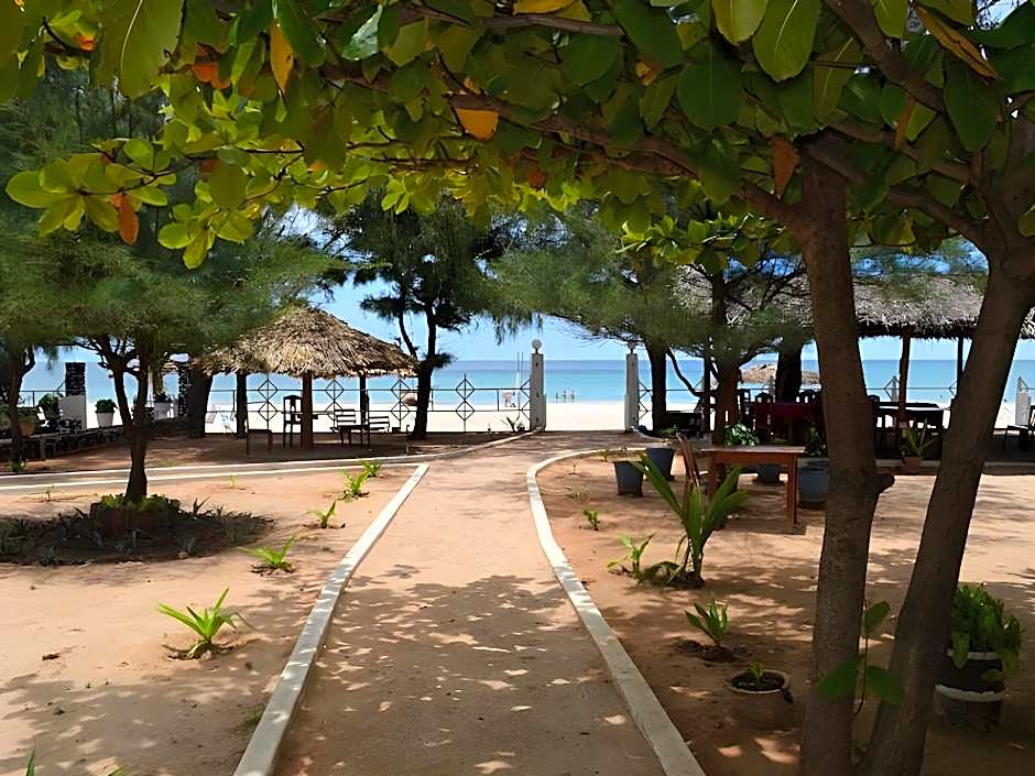 Silver Beach Hotel – Trincomalee, GA