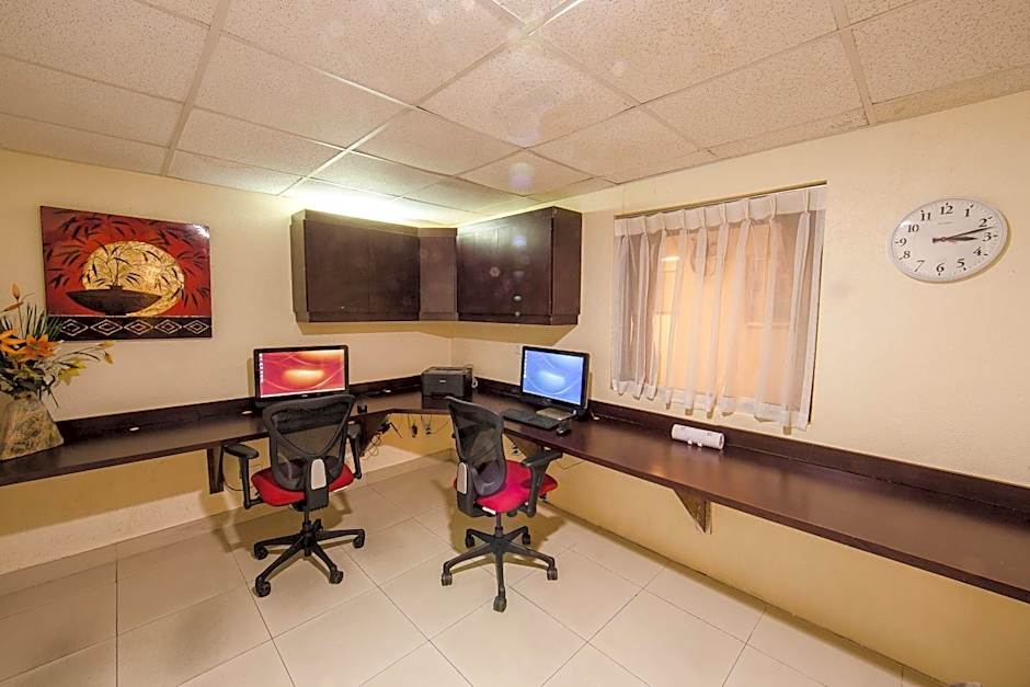 Ramada by Wyndham Houston Intercontinental Airport East