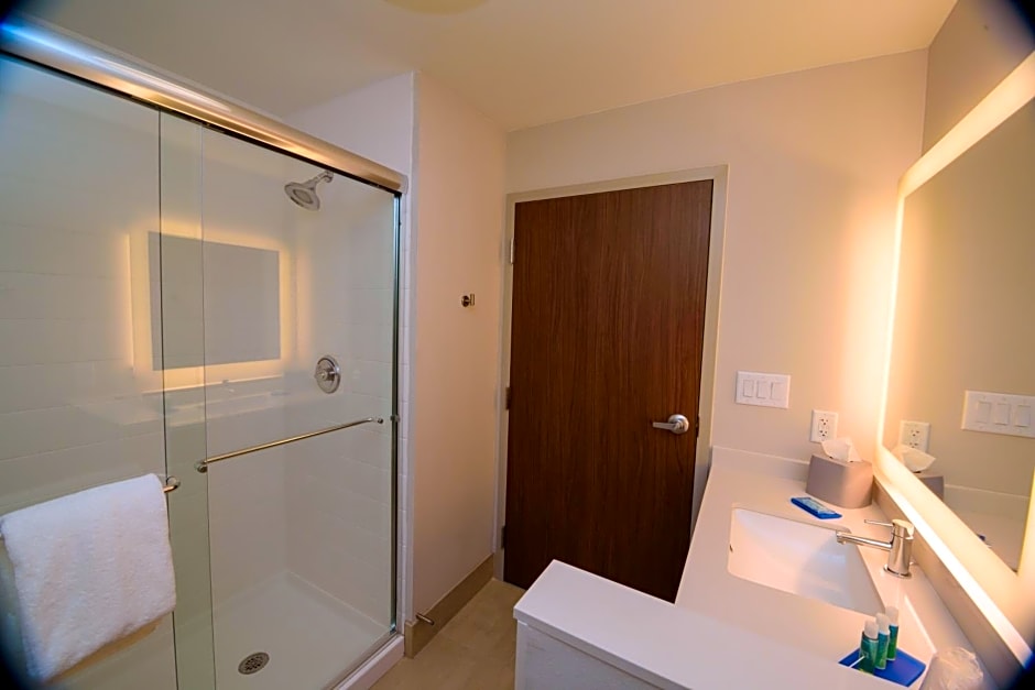 Holiday Inn Express & Suites McKinney - Frisco East By IHG