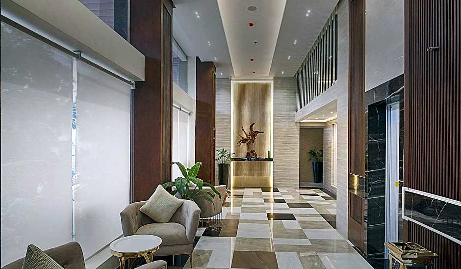 J7 Plaza Hotel