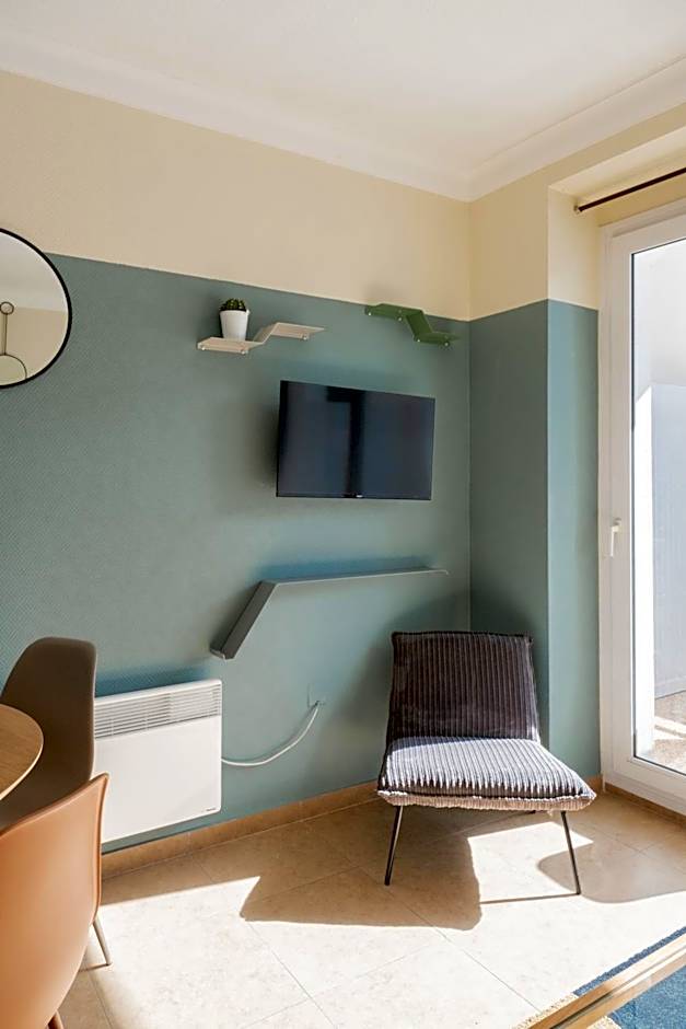 Résidence Château d'Acotz - Appartements avec piscine à 300m des Plages & Océan