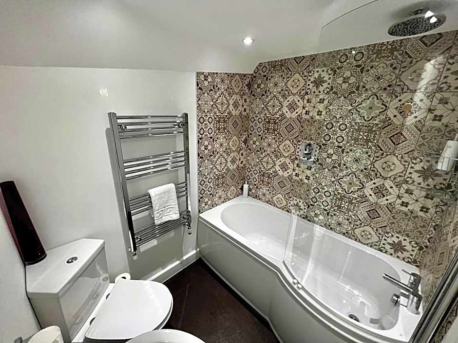 The Lion, Tredington