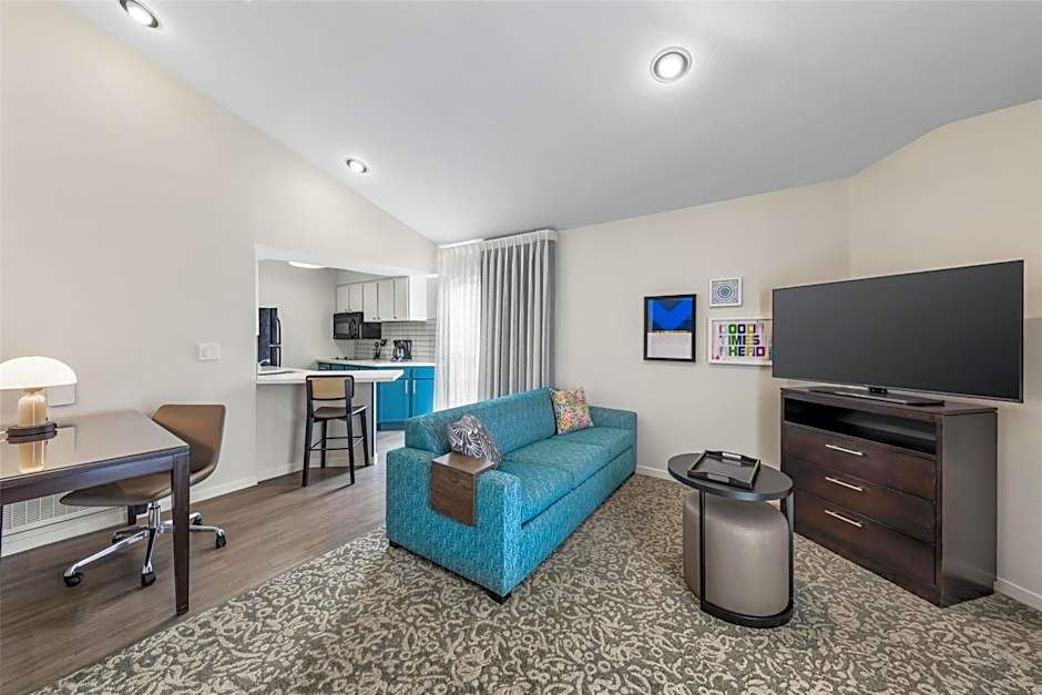 Sonesta ES Suites Chatsworth