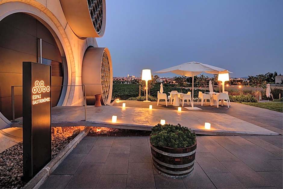 Cava & Hotel Mastinell