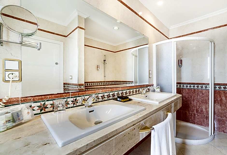 Globales Reina Cristina