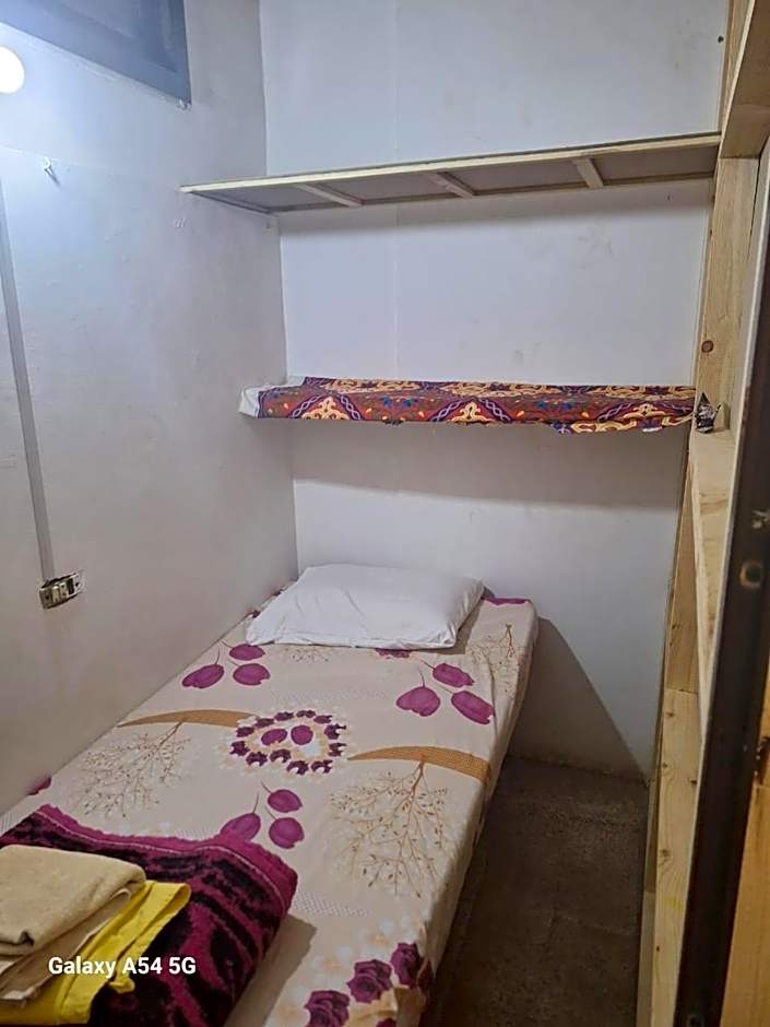 Foto 1 daripada 1 — Small Single Room