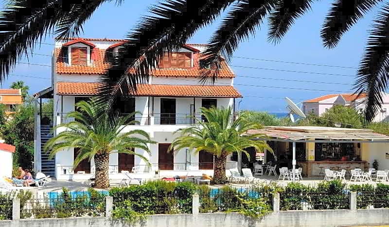 Captain's Studios & Apartments