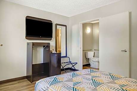 Double Room - Disability Access - Non-Smoking
