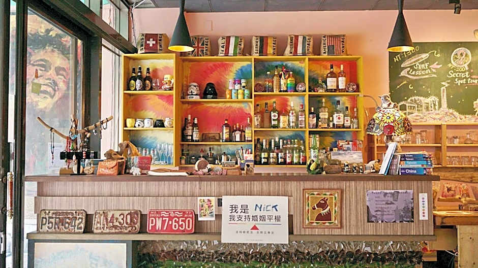 Dulan The Travel Bug Bistro Inn
