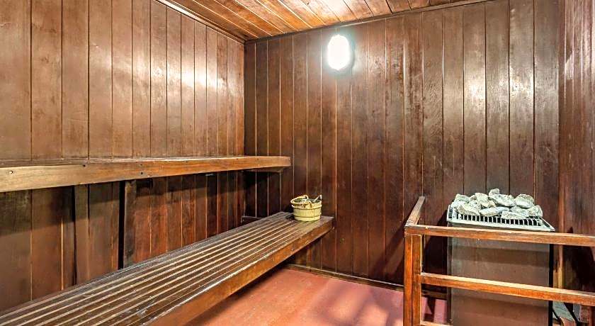 Best Western Plus Lake Front Hotel