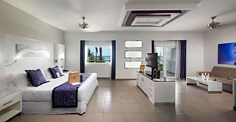Ocean View Suite with Jacuzzi - Elite Club