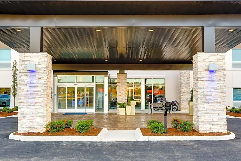 Holiday Inn Express & Suites Russellville By IHG
