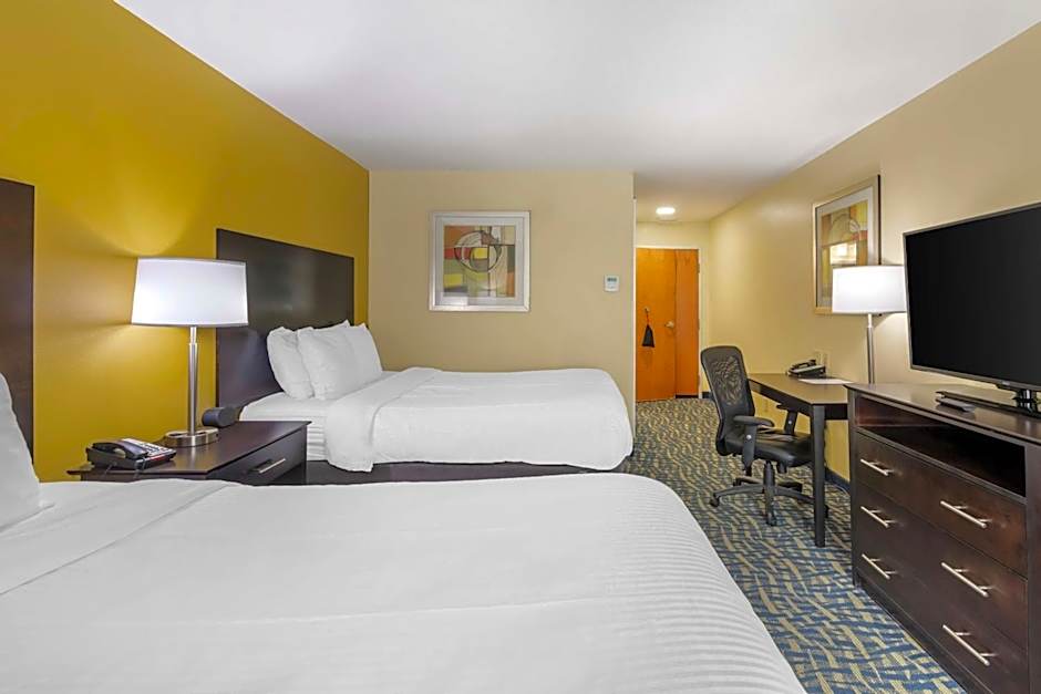 Best Western Plus Brunswick Inn & Suites