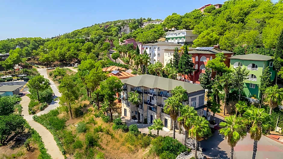 SENZA GARDEN HOLIDAY CLUB