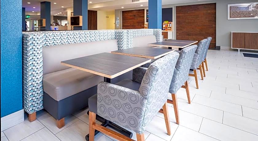 Holiday Inn Express & Suites Brevard - City Center By IHG