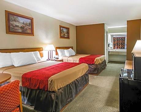 2 Double Beds, Smoking