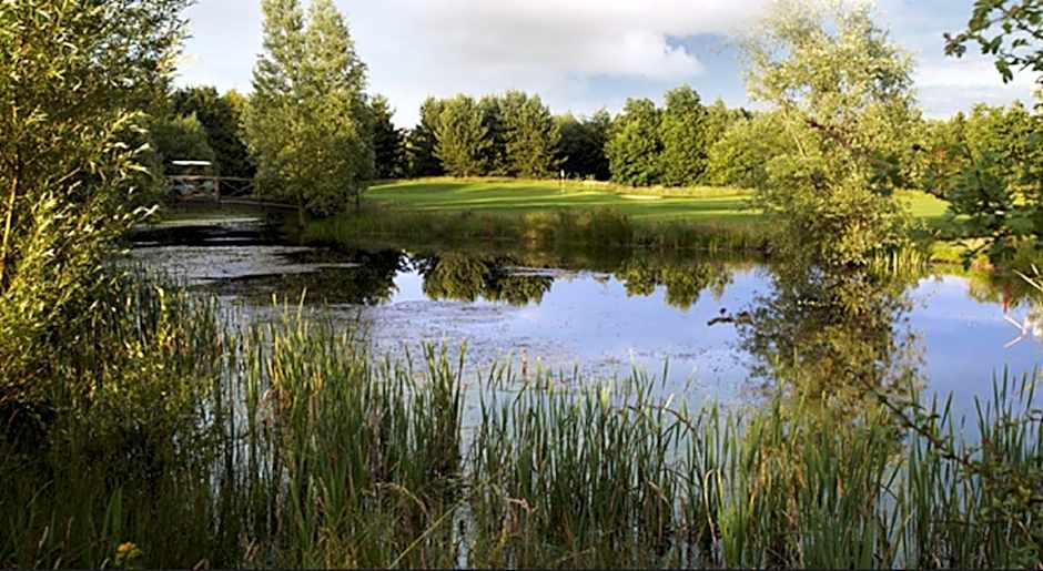 The Essex Golf & Country Club Hotel