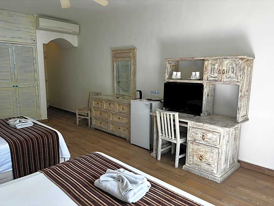 Coco Rio Hotel - Mamitas Beach Area