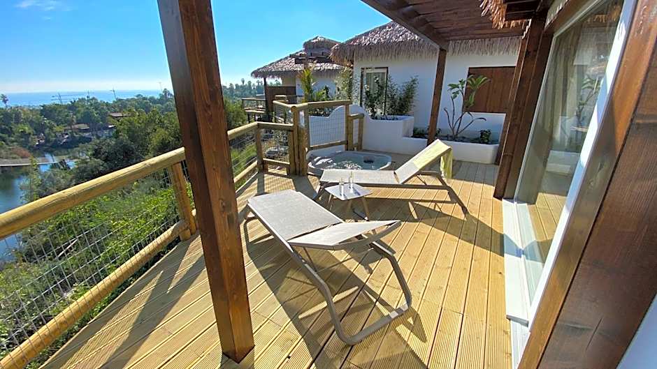 Hotel Selwo Lodge - Animal Park Tickets Included