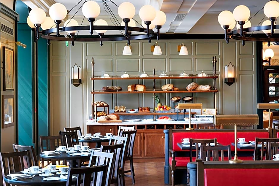 University Arms, Autograph Collection