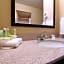 Holiday Inn Express Hotel & Suites Chicago-Libertyville By IHG