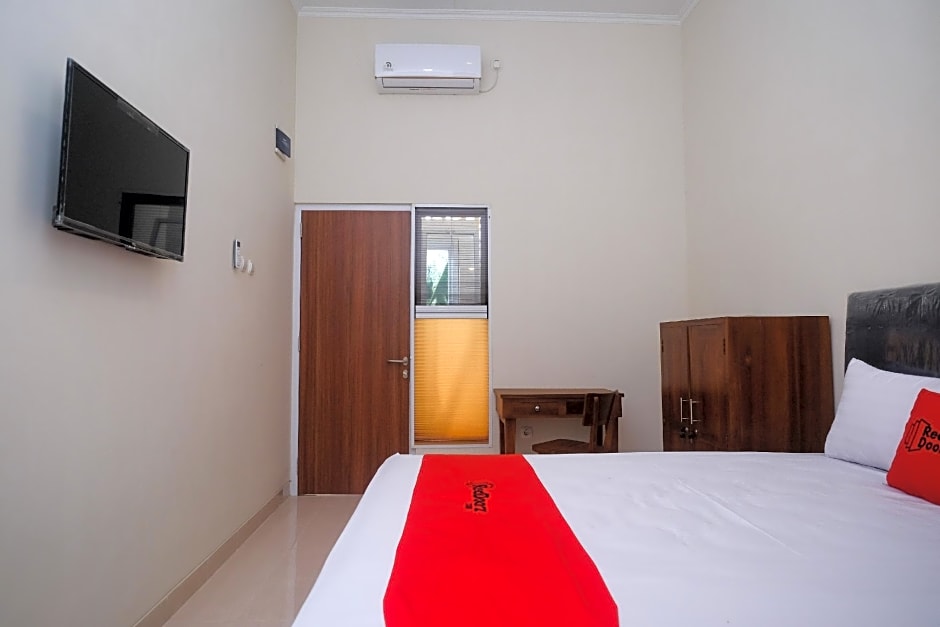 RedDoorz Syariah near Transmart Pabelan Solo