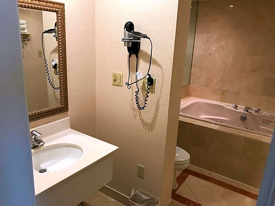 Super 8 by Wyndham Sturbridge