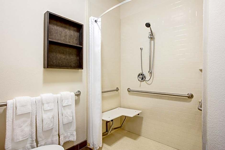 Candlewood Suites Cut Off By IHG