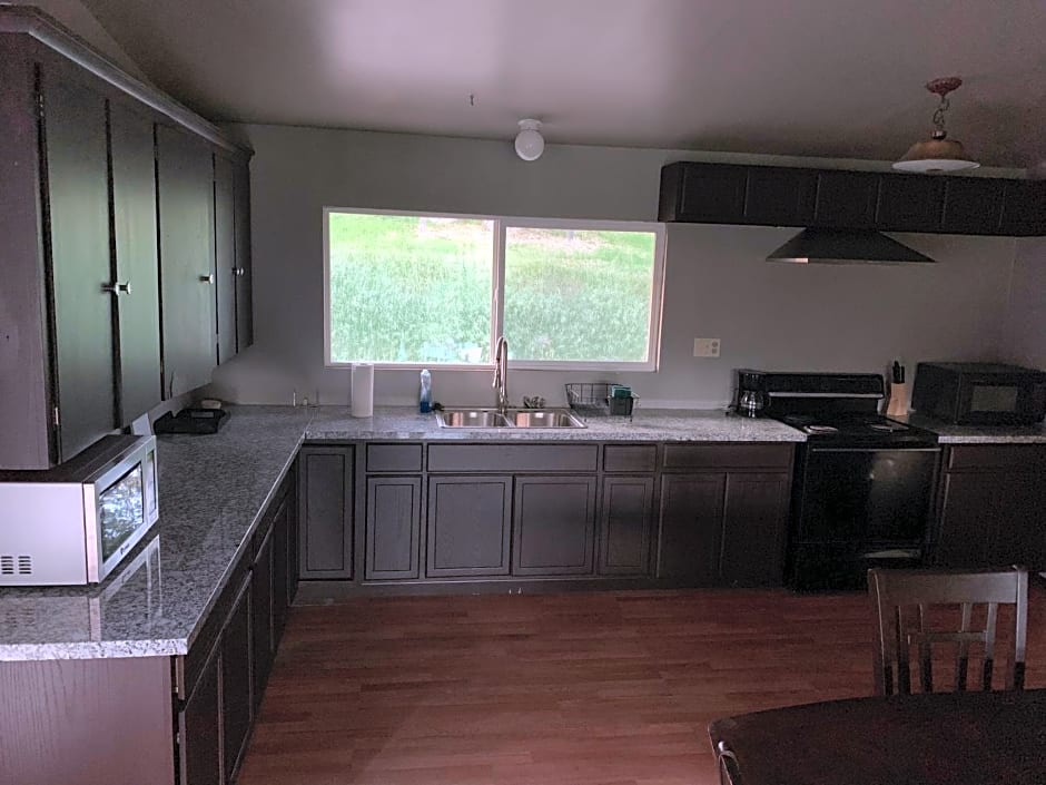 Mountain Trail Lodge and Vacation Rentals