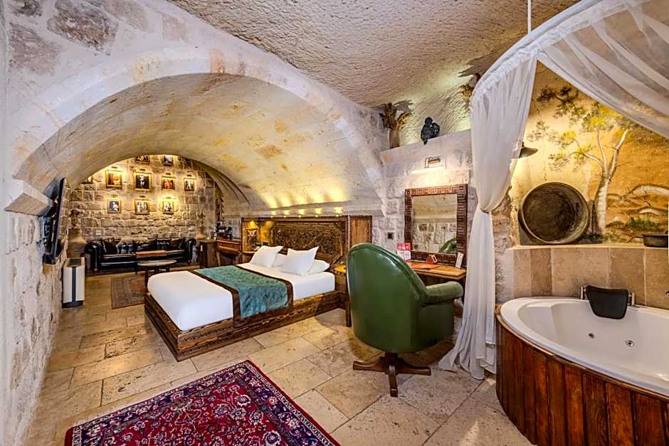 Cappa Via Cave Hotel