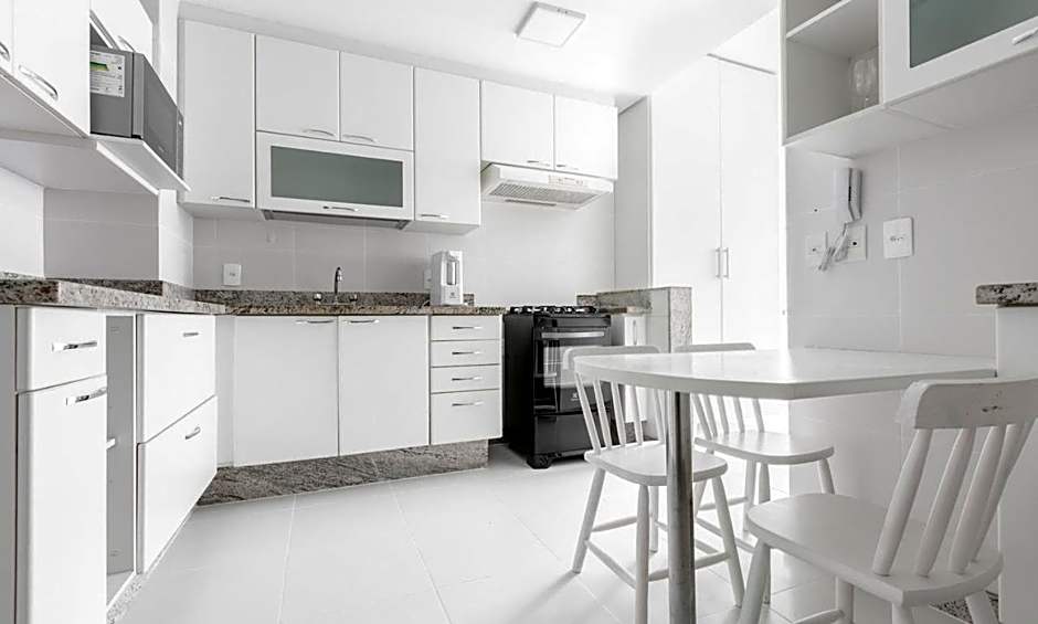 Tabas Maravilhoso apê 3 quartos Leblon LB0035