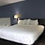 Travelodge by Wyndham Milwaukee