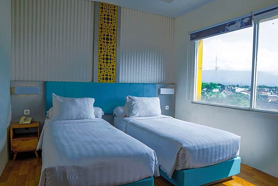 Front One Budget Malang