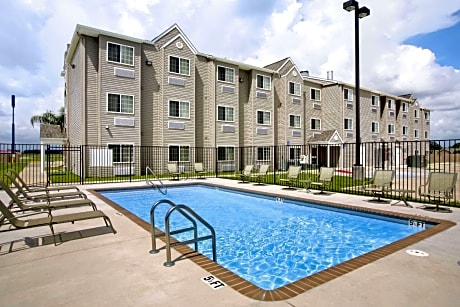 Microtel Inn & Suites by Wyndham Breaux Bridge