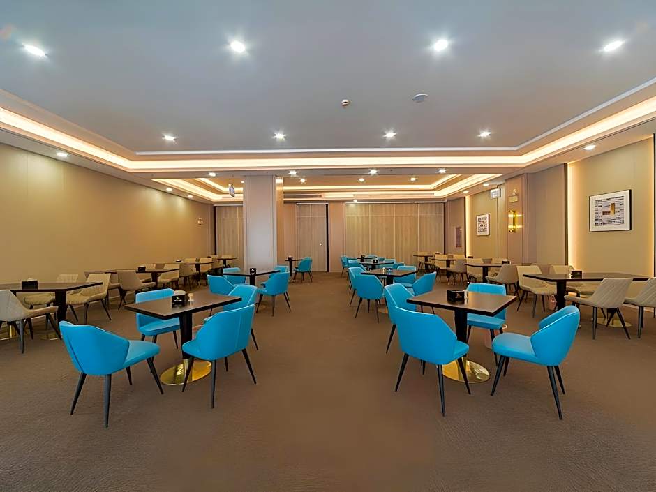 GreenTree Eastern Dali Railway Station Hotel