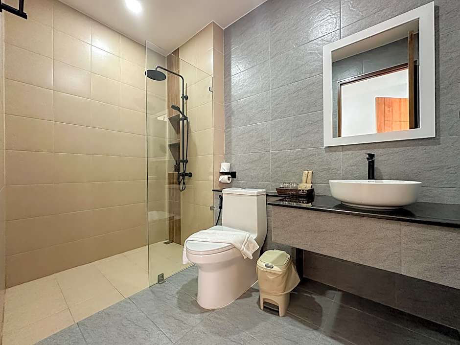 2SIS'S Khanom Resotel