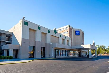 Dominion Inn and Suites