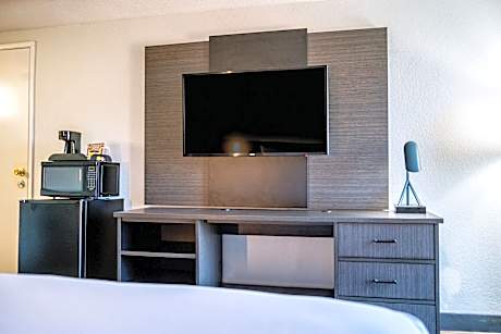 Two Queen Beds Smoking