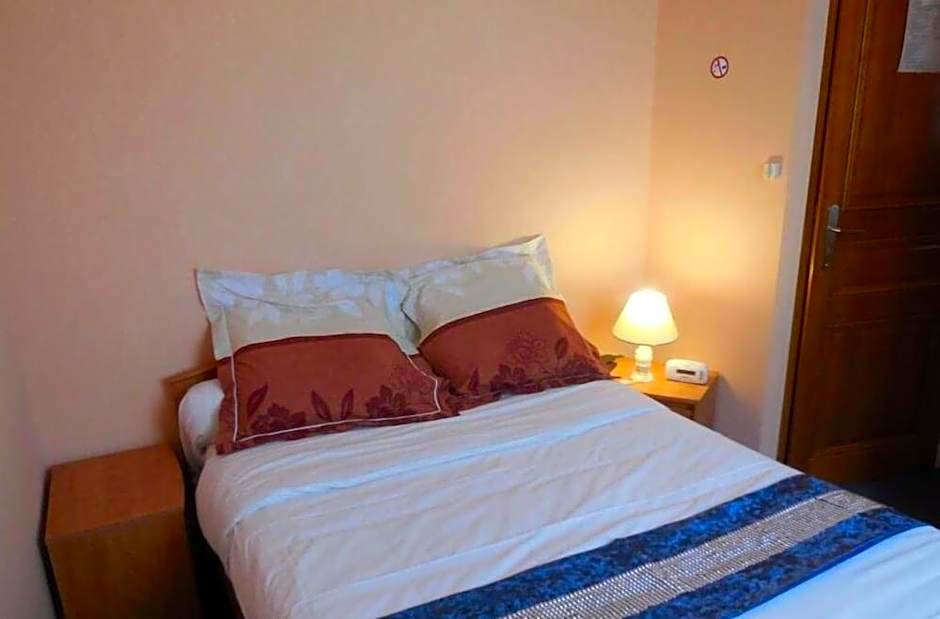 Hotel le Petit Chateau (ex hotel des amis)