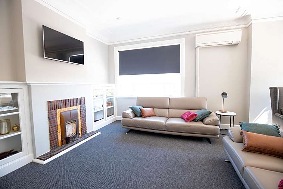 Horse and Jockey Hotel Homebush