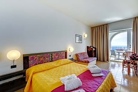 Double or Twin Room with Balcony and Sea View