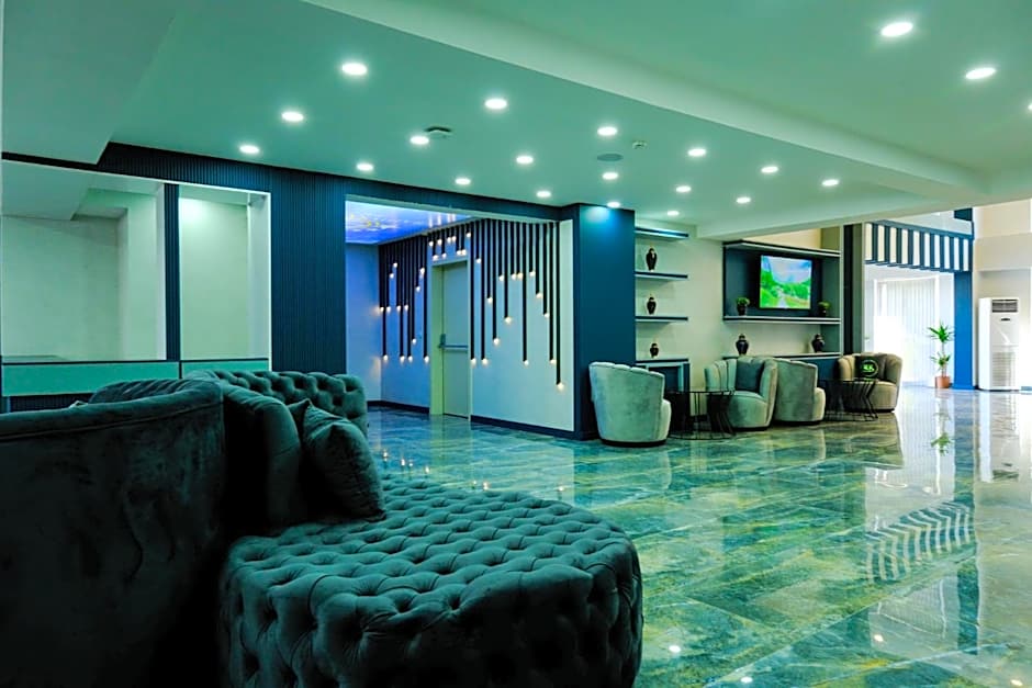 GRAND SALIZZE HOTEL