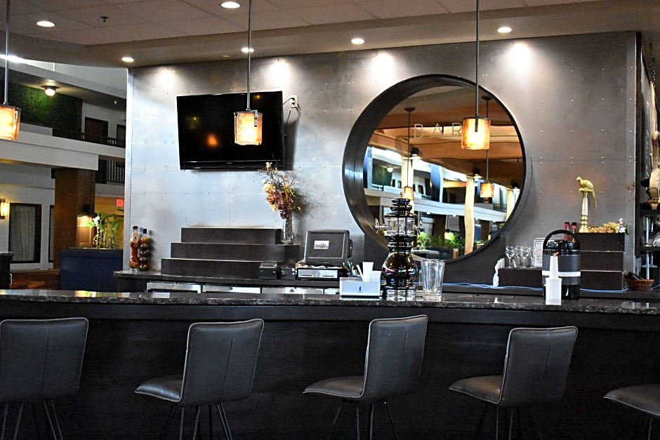 Ramada Plaza by Wyndham Omaha – Omaha, NE
