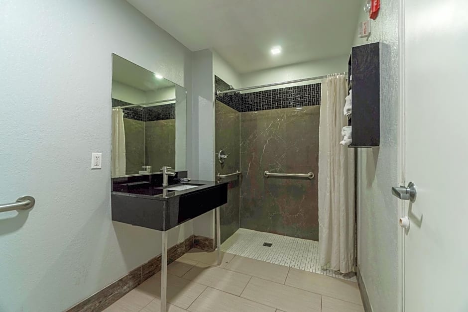 Xpress Inn & Extended Stays
