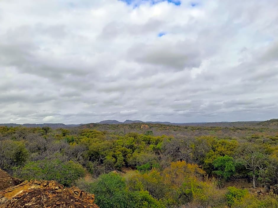 Nthakeni Bush & River Camp
