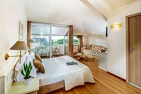 Junior Suite with Sea View 3 Adults