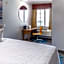 Days Inn by Wyndham Santa Monica